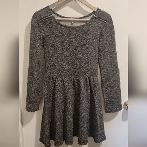 Grey Sweater Dress w/Shoulder Zipper Accents, Size S